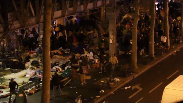 MEDIA BLACKOUT: Socialists and Muslims turn Paris into a war zone (video)