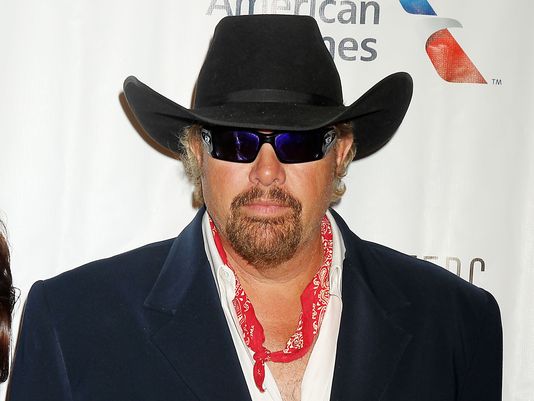 Toby Keith – Courtesy Of The Red, White And Blue (The Angry American)