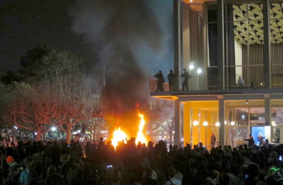 Milo Yiannopolous Speech Cancelled As UC Berkeley Set On Fire By Radicals