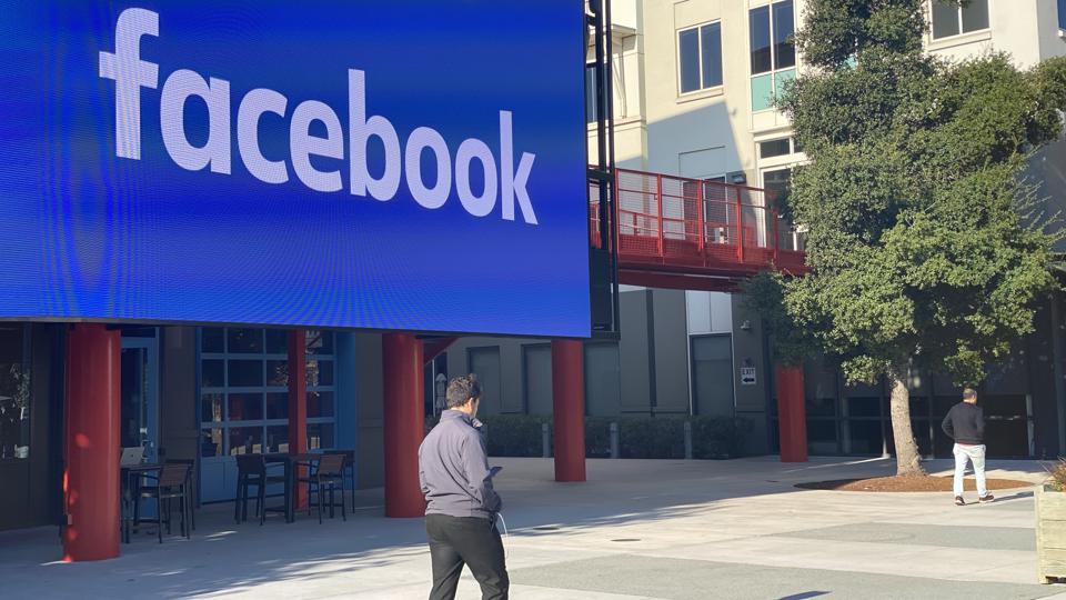 Lawsuit: Facebook Unfairly Overlooked American Workers